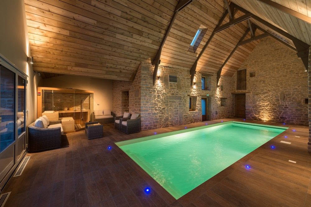 Piscine et sauna à la Vallée de Pratmeur Piscine et sauna à la Vallée de Pratmeur